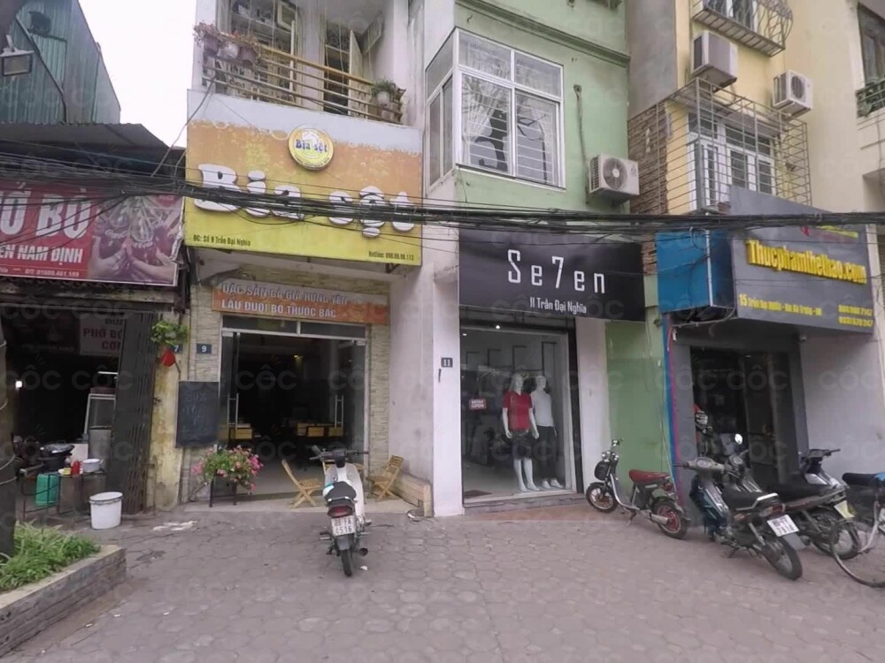 SỐ 1 TRẦN ĐẠI NGHĨA BIA HƠI THỐNG NHẤT ĐÔNG KHÁCH NGÀY CUỐI TUẦN